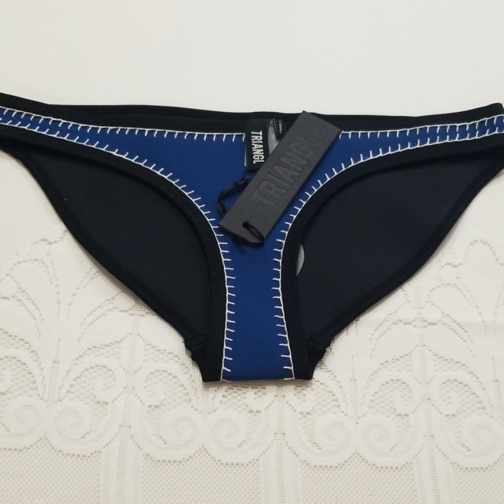 40B Triangl dark blue crochet bottoms, various